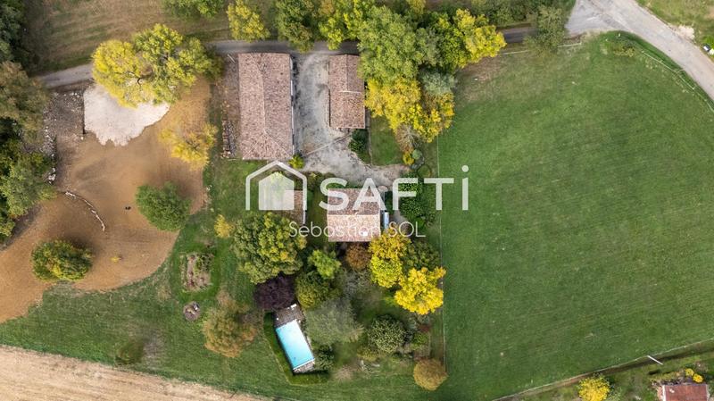 Propriété - 220 m² - 9 pièces