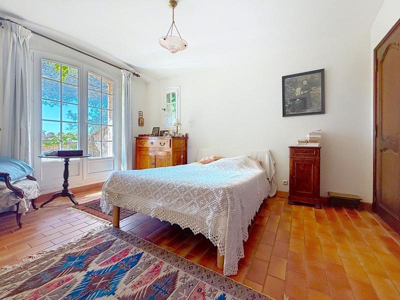 Maison - 177 m² - 7 pièces