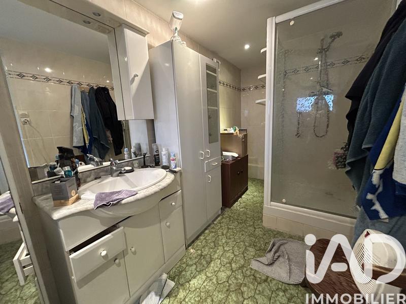 Maison - 99 m² - 9 pièces