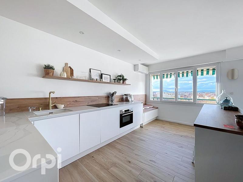 Appartement - 80 m² - 3 pièces