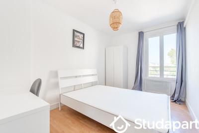 Chambre - 11 m² - 1 pièce