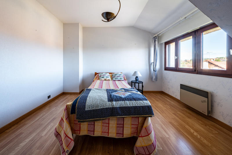 Maison - 186 m² - 8 pièces