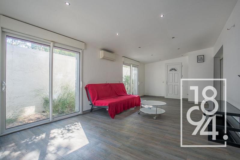 Maison - 209 m² - 3 pièces