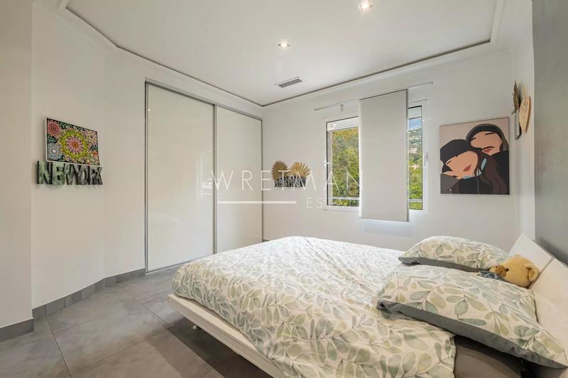 Maison - 200 m² - 6 pièces