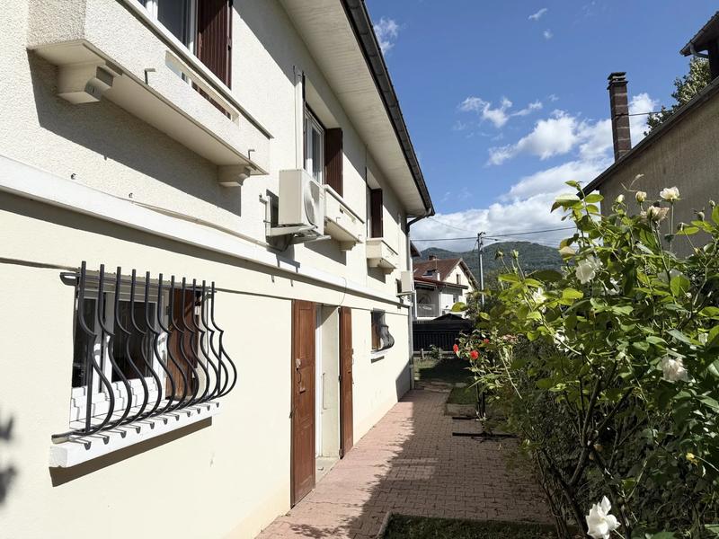 Maison - 161 m² - 8 pièces