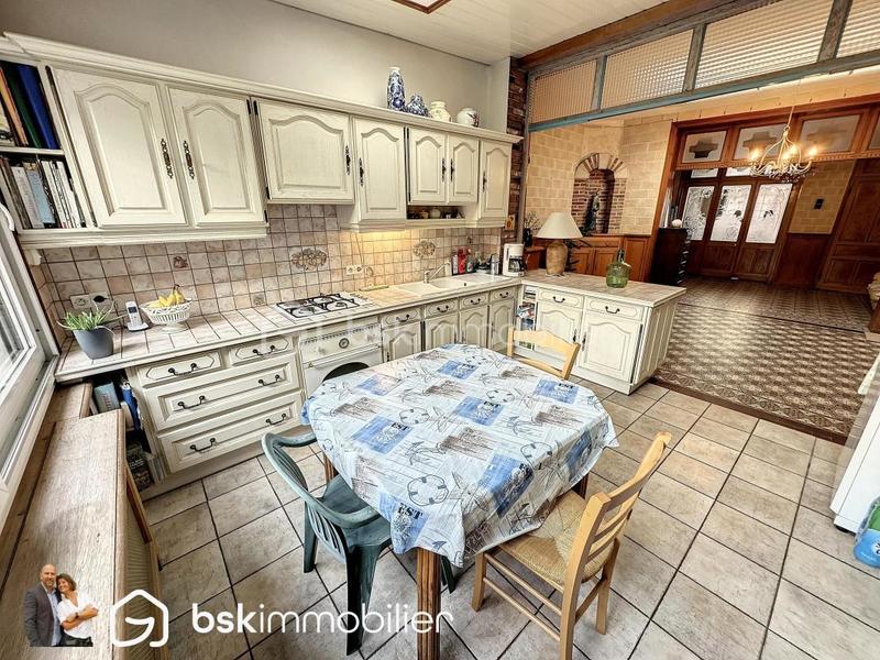 Maison - 212 m² - 7 pièces