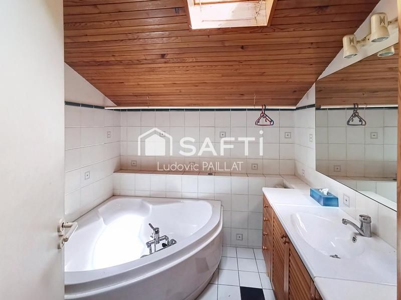 Maison - 210 m² - 7 pièces