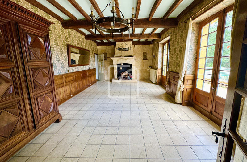 Maison - 336 m² - 12 pièces