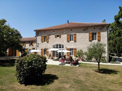 Demeure - 432 m² - 10 pièces