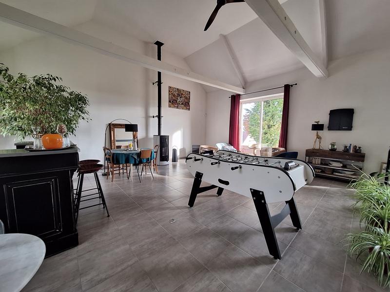 Maison - 408 m² - 11 pièces