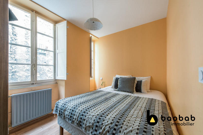 Appartement - 140 m² - 5 pièces