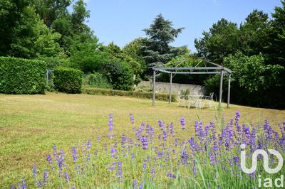 Maison - 187 m² - 9 pièces