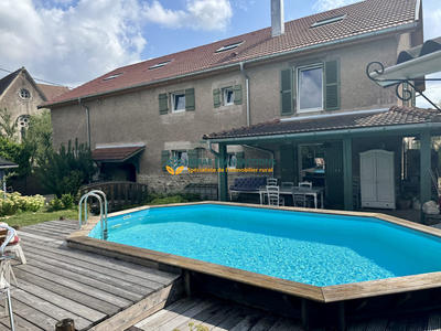 Maison - 205 m² - 6 pièces