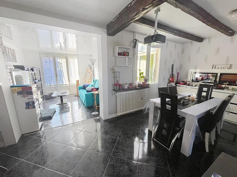 Maison - 93 m² - 4 pièces
