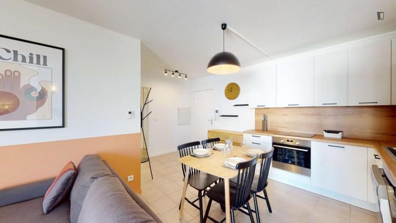 Chambre - 11 m² - 4 pièces