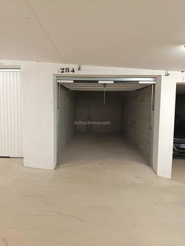 Parking / Garage