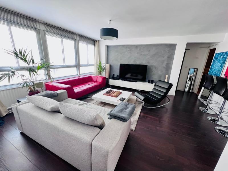 Appartement - 80 m² - 4 pièces