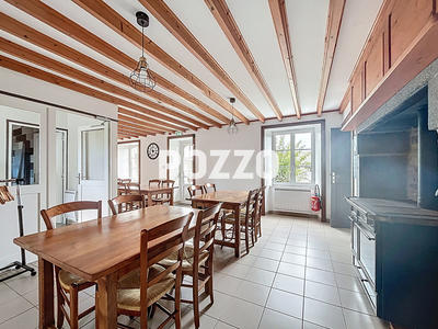 Maison - 394 m² - 16 pièces