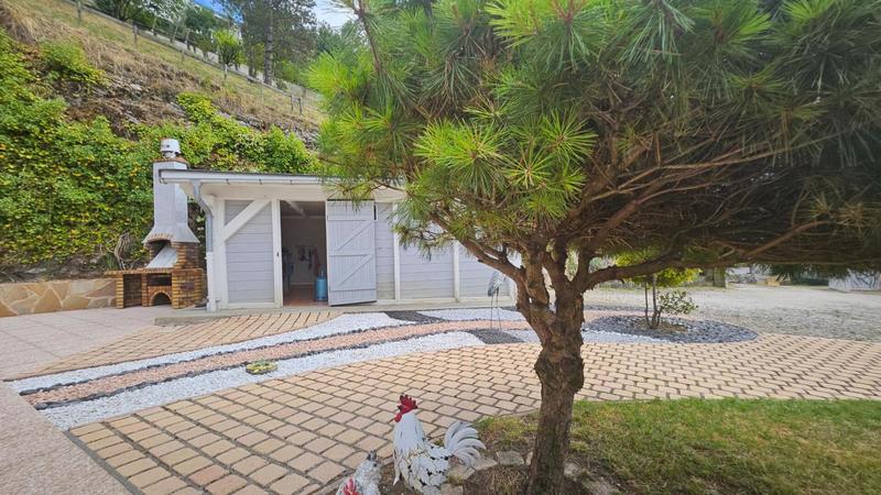 Maison - 181 m² - 7 pièces