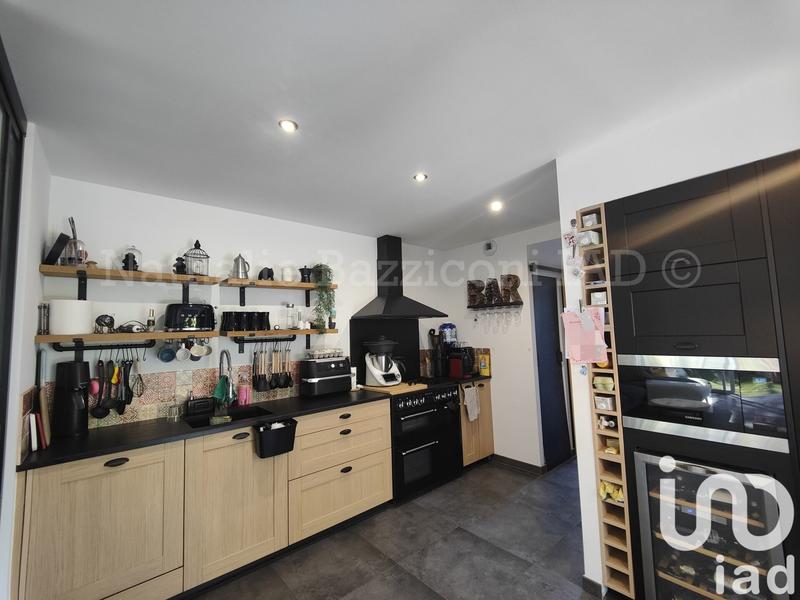 Maison - 94 m² - 5 pièces