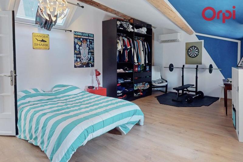 Maison - 245 m² - 6 pièces