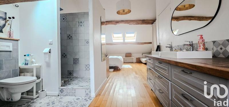 Maison - 235 m² - 8 pièces