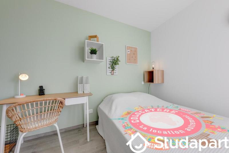 Chambre - 11 m² - 1 pièce