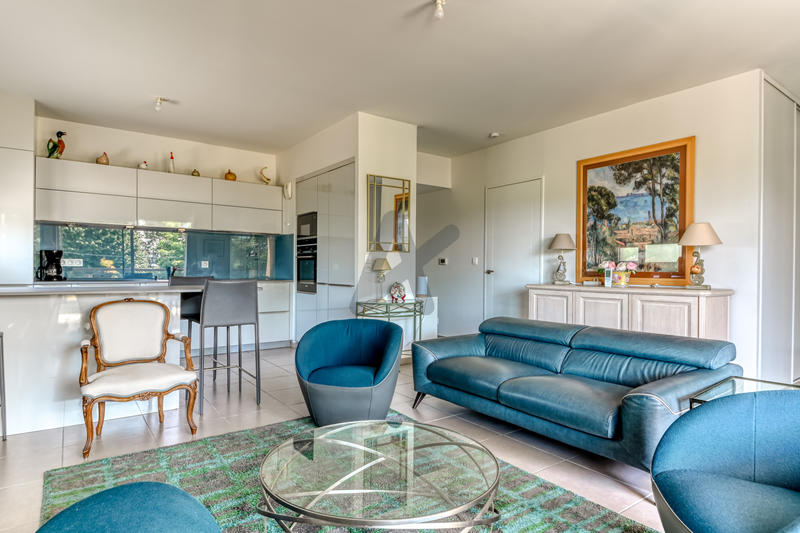 Appartement - 93 m² - 4 pièces