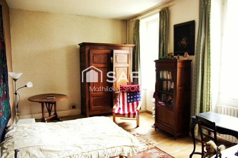 Maison - 235 m² - 7 pièces