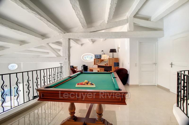 Maison - 288 m² - 6 pièces