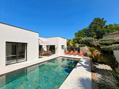 Maison - 210 m² - 5 pièces