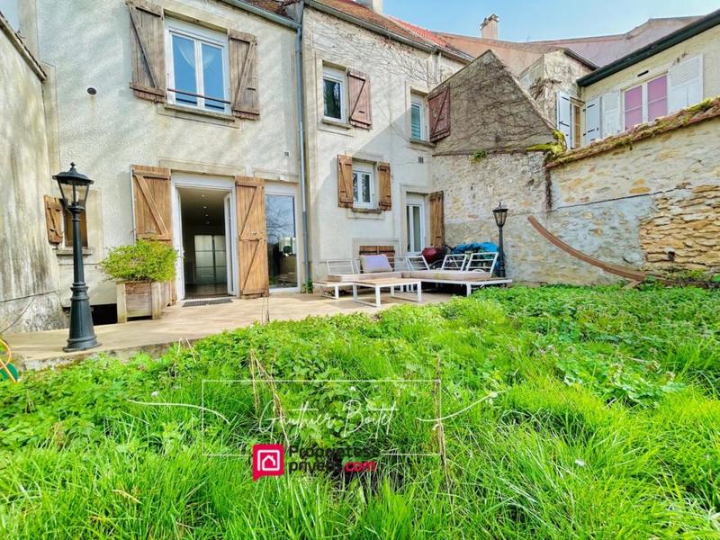 Maison - 167 m² - 8 pièces