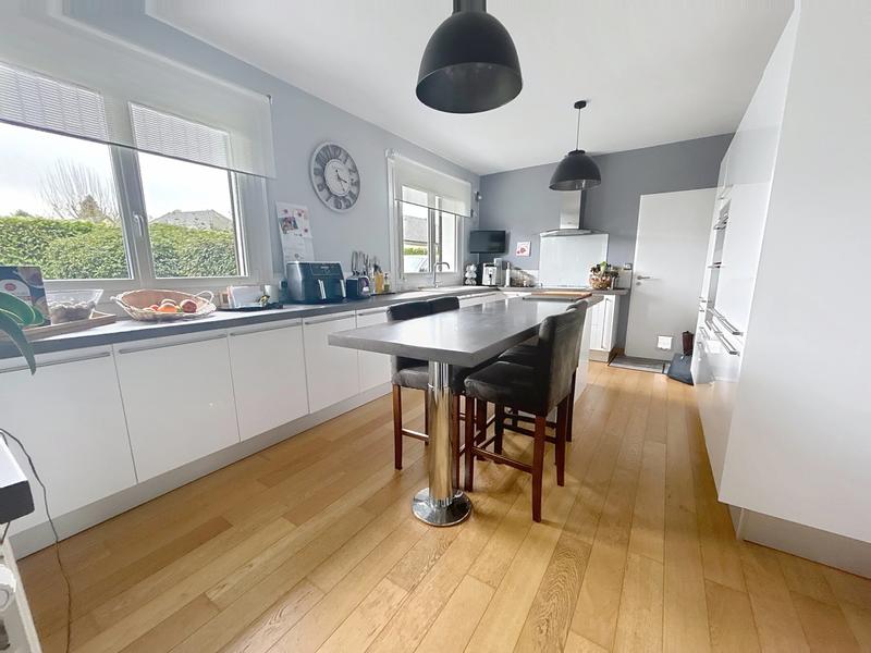 Maison - 197 m² - 8 pièces