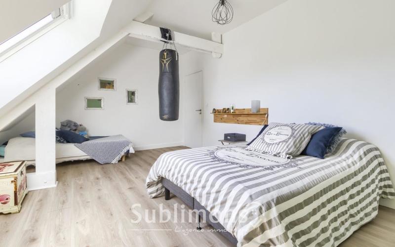 Maison - 235 m² - 9 pièces