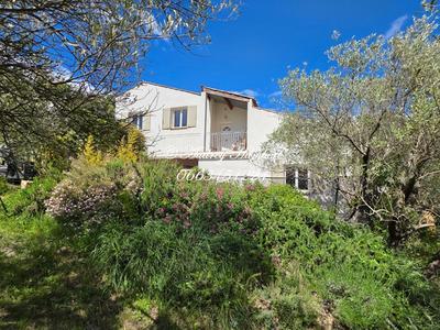 Maison - 156 m² - 8 pièces