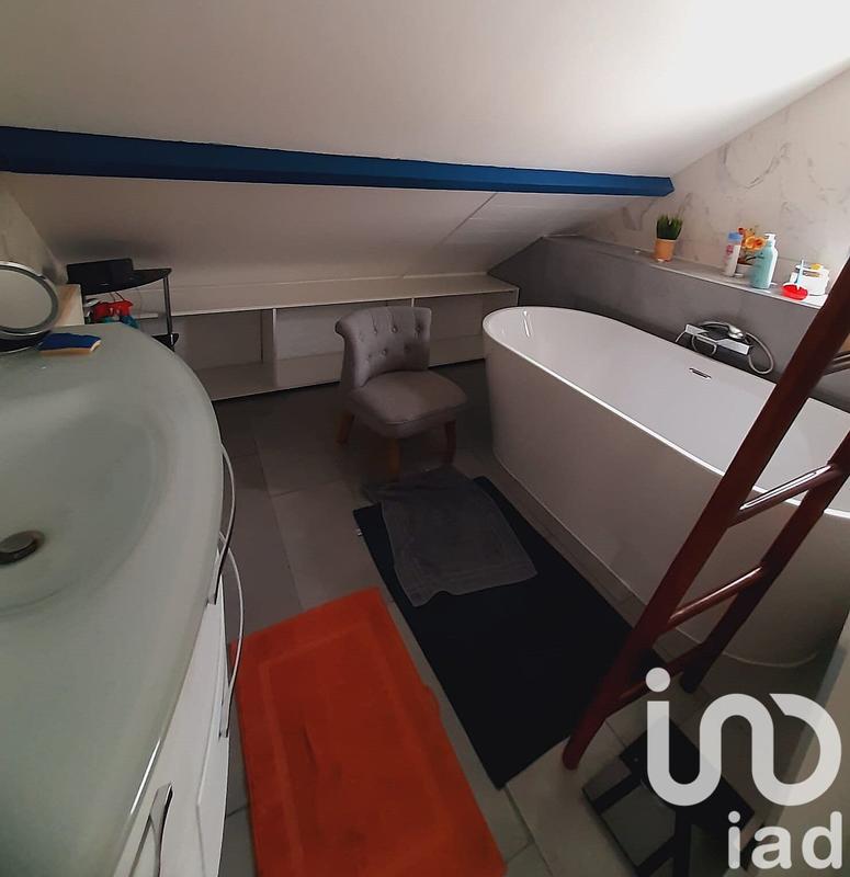 Maison - 208 m² - 8 pièces