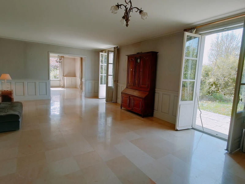 Maison - 279 m² - 8 pièces