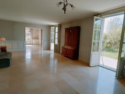 Maison - 279 m² - 8 pièces