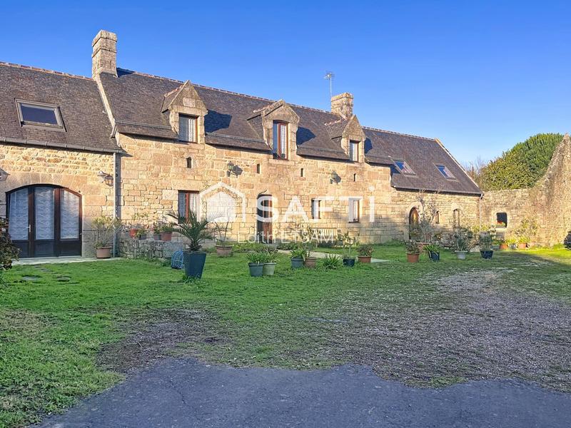 Maison - 211 m² - 11 pièces