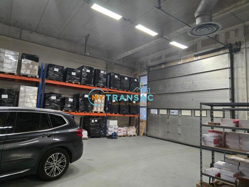 Local d'activité / Entrepôt - 596 m²