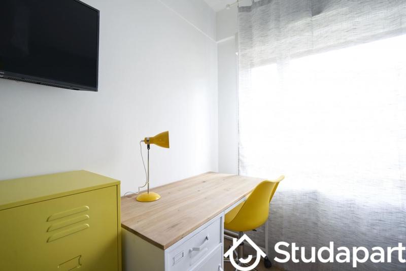 Chambre - 13 m² - 1 pièce