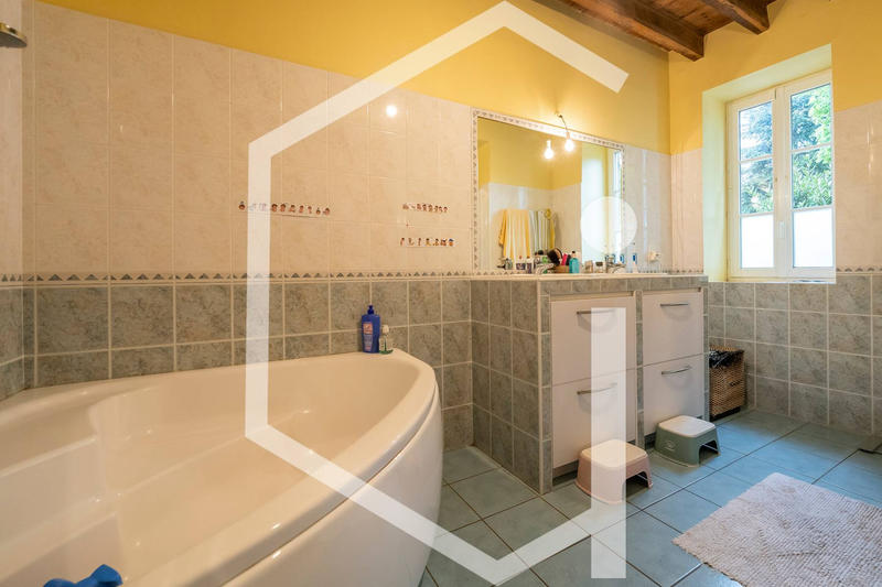 Ferme - 248 m² - 9 pièces