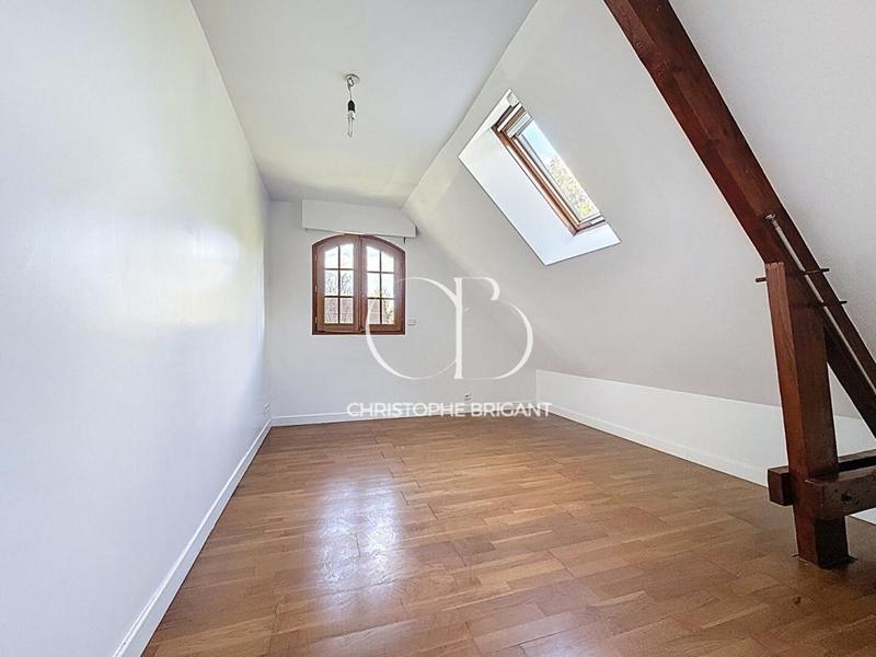 Maison - 200 m² - 8 pièces