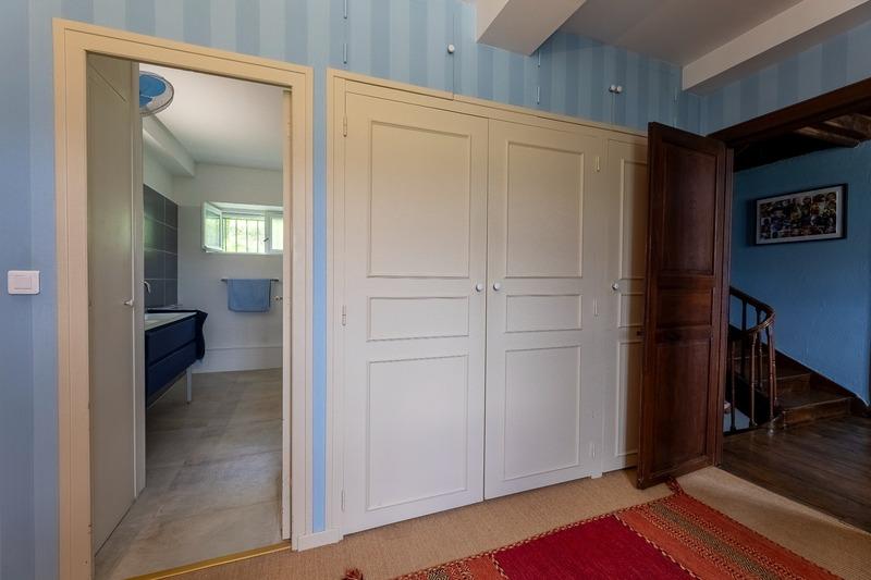 Propriété - 450 m² - 8 pièces