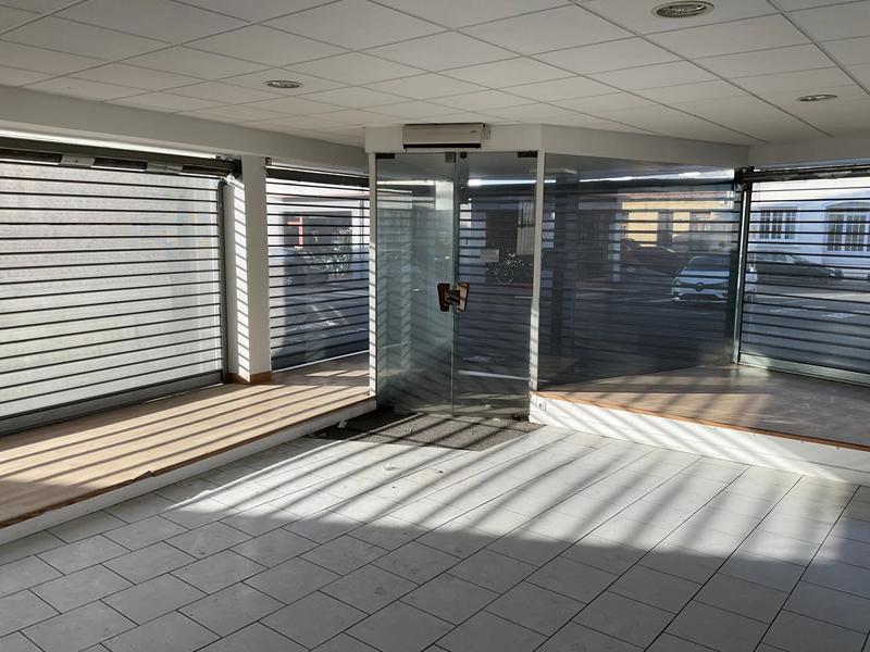 Local commercial - 150 m² - 1 pièce