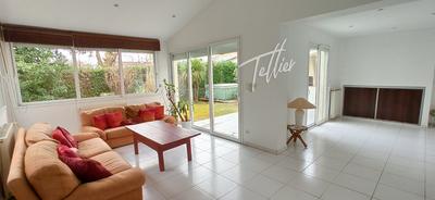 Maison traditionnelle - 204 m² - 6 pièces