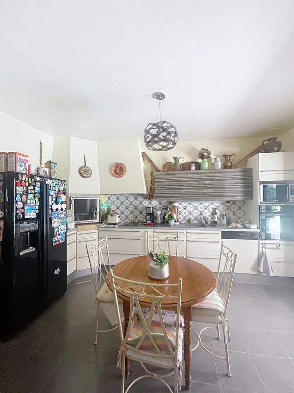 Maison - 206 m² - 8 pièces