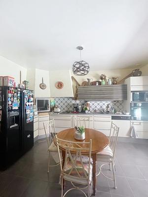 Maison - 206 m² - 8 pièces