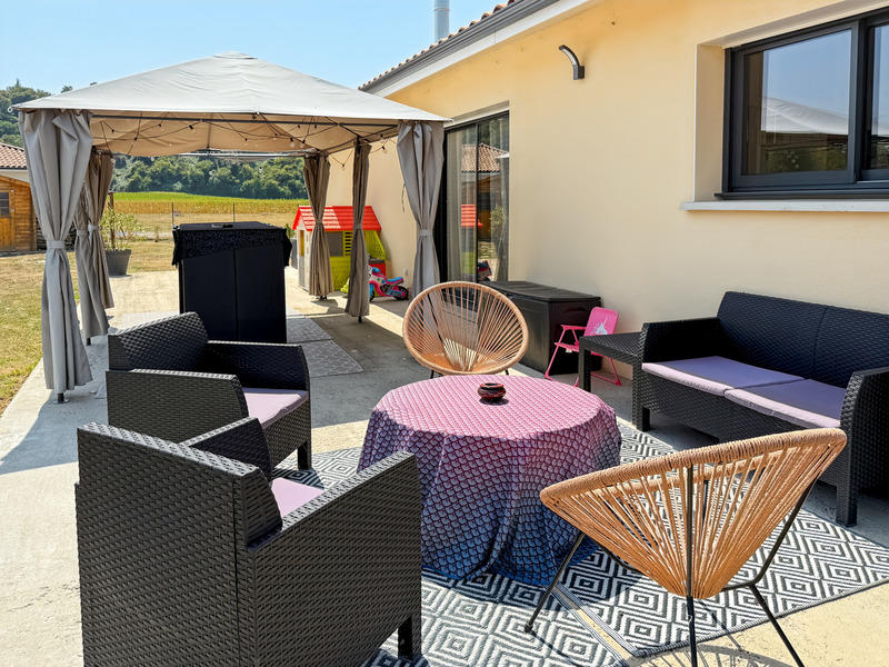 Maison - 90 m² - 4 pièces