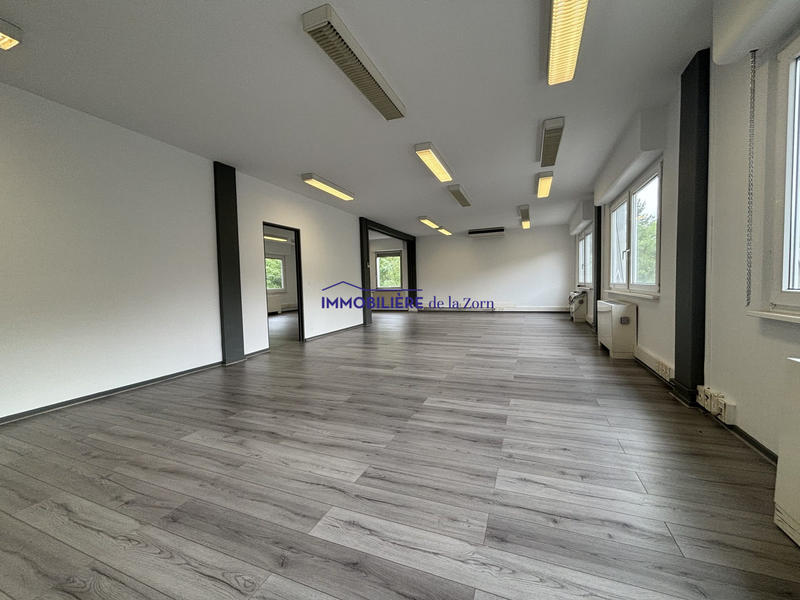 Local commercial - 323 m²